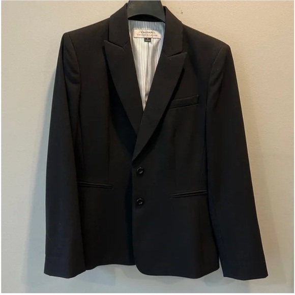 Tahari Arthur S. Levine Women’s Black Blazer Size 8 - Business Attire Interview - Picture 2 of 3